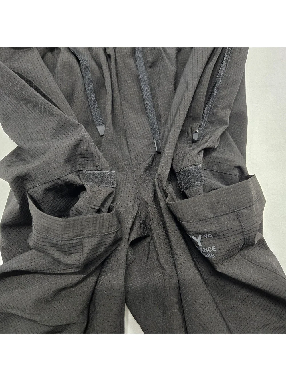 Mens MEDIUM Vanquish Utility Active Pants Black Hybrid Performance Cargo Pockets